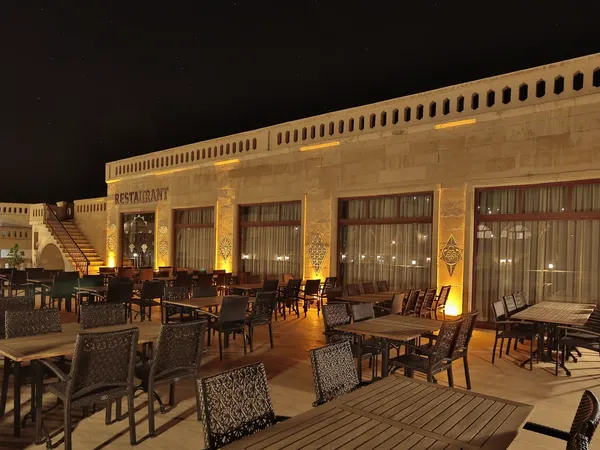 Dilek Kaya Hotel, Ortahisar, Ürgüp / Nevşehir — شرفة المطعم