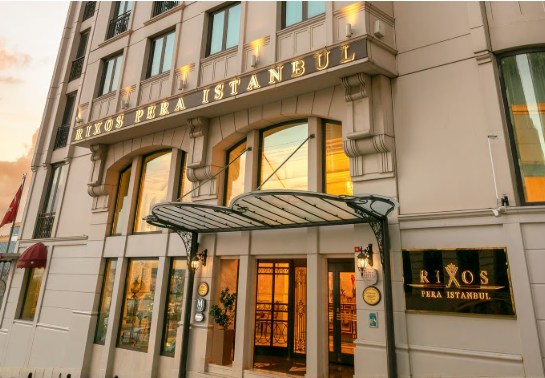 Tepebaşı, Beyoğlu'ndaki Rixos Pera Istanbul'un girişi