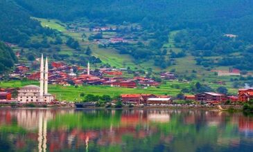 İzmir Çıkışlı Uçaklı Batum ve Ayder Turu 2 Gece Batum Konaklamalı